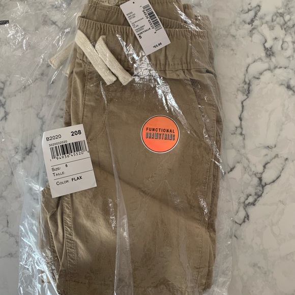 3pair brand new in packaging 5t khaki boys shorts, elastic waist with drawstring - Picture 2 of 3